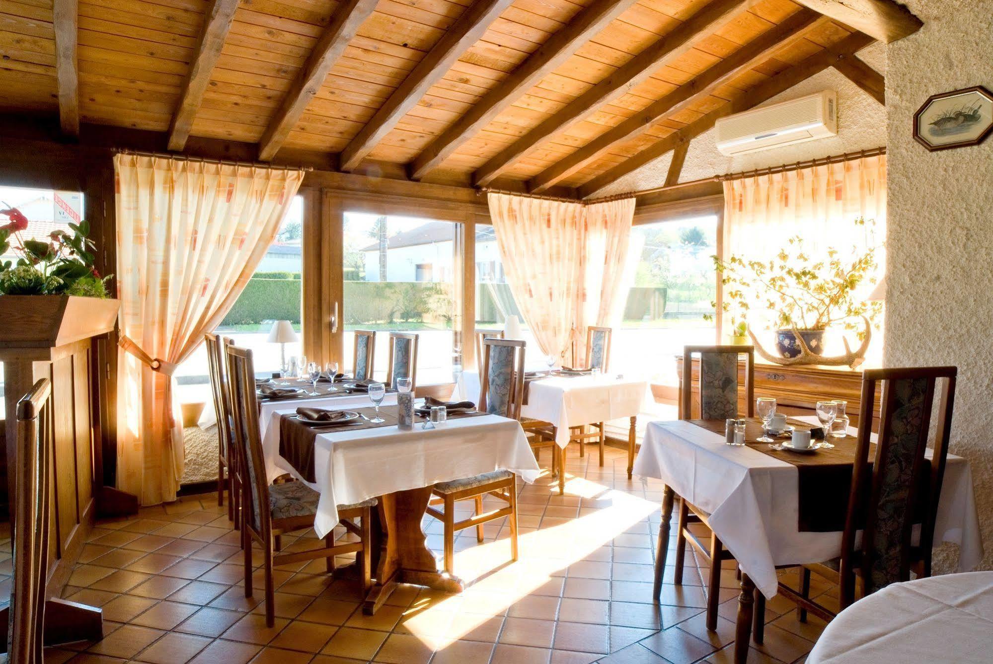 Logis Le Relais De Vacherauville Zewnętrze zdjęcie